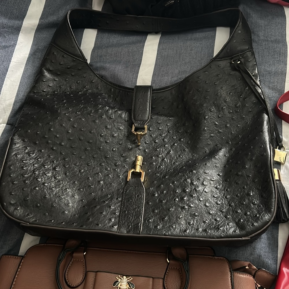 Bundle purses nwot and used like nee euc geat